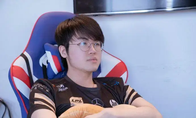 开云体育-Karsa巅峰对决，詹姆斯与50激战切尔西分钟，比分优势明显胜负难料！的简单介绍