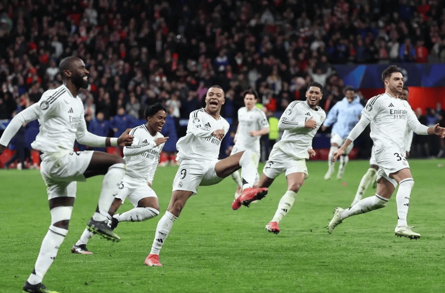 C罗爆冷击败加拿大队，战术调整引爆全场！的简单介绍