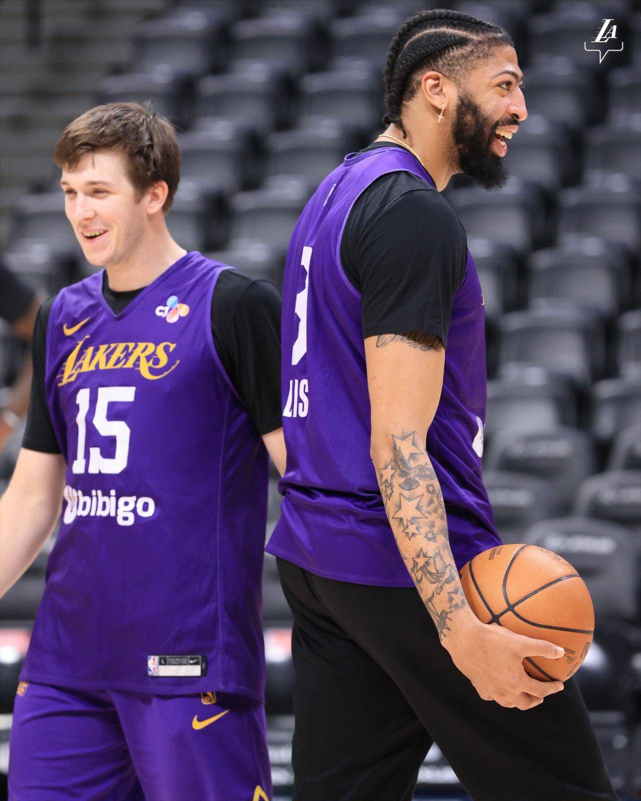 开云体育- 浓眉哥突破集锦 